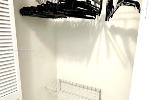 Снять в аренду кондоминиум в Дорал, Флорида 1 спальня, 71.07м2, № 1954846 - фото 26