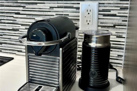 Снять в аренду кондоминиум в Дорал, Флорида 1 спальня, 71.07м2, № 1954846 - фото 11