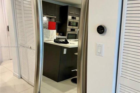 Снять в аренду кондоминиум в Дорал, Флорида 1 спальня, 71.07м2, № 1954846 - фото 15
