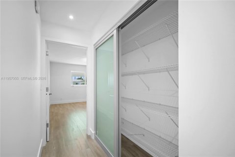 House in Delray Beach, Florida 2 bedrooms, 141.86 sq.m. № 2010820 - photo 20