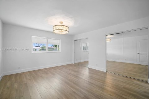 House in Delray Beach, Florida 2 bedrooms, 141.86 sq.m. № 2010820 - photo 21