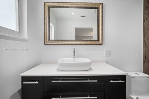 House in Delray Beach, Florida 2 bedrooms, 141.86 sq.m. № 2010820 - photo 24