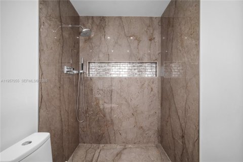 House in Delray Beach, Florida 2 bedrooms, 141.86 sq.m. № 2010820 - photo 25