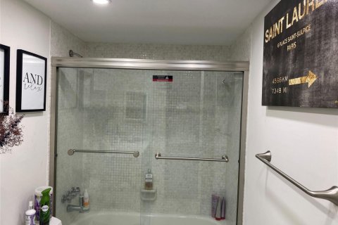 Copropriété à louer à Fort Lauderdale, Floride: 2 chambres, 120.77 m2 № 2188938 - photo 4