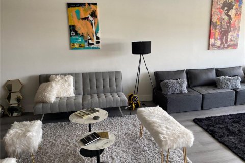 Copropriété à louer à Fort Lauderdale, Floride: 2 chambres, 120.77 m2 № 2188938 - photo 2
