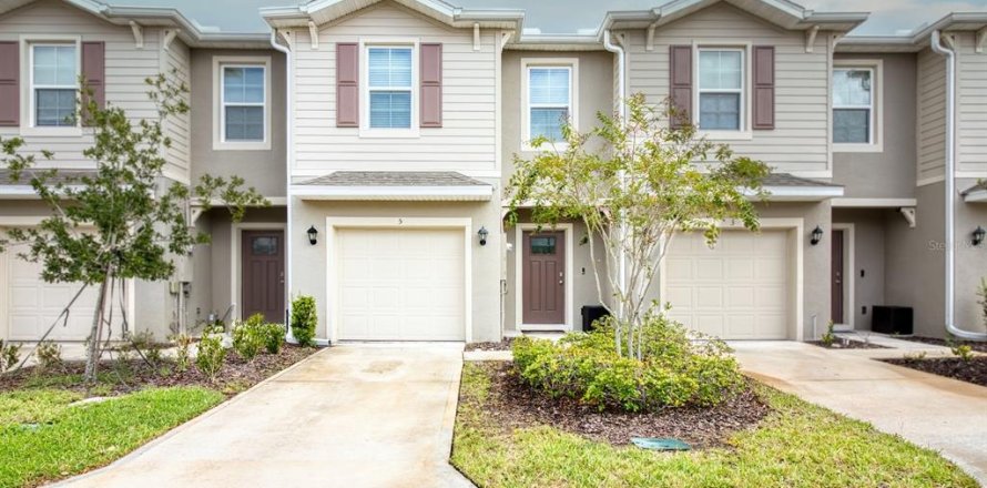 Townhouse in Port Orange, Florida 3 bedrooms, 150.87 sq.m. № 2396891