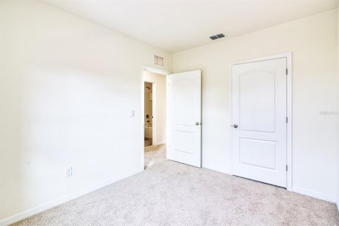 Townhouse in Port Orange, Florida 3 bedrooms, 150.87 sq.m. № 2396891 - photo 13