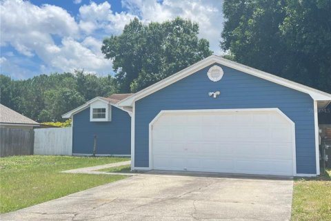 House in Winter Haven, Florida 3 bedrooms, 127.18 sq.m. № 2218231 - photo 8