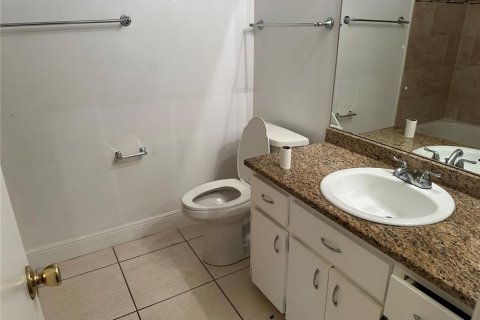 House in Winter Haven, Florida 3 bedrooms, 127.18 sq.m. № 2218231 - photo 18