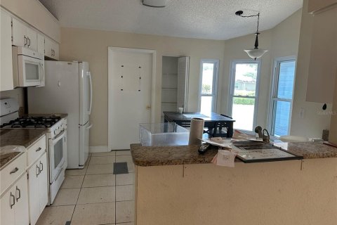 House in Winter Haven, Florida 3 bedrooms, 127.18 sq.m. № 2218231 - photo 14