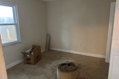 House in Winter Haven, Florida 3 bedrooms, 127.18 sq.m. № 2218231 - photo 17
