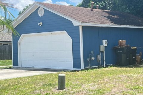 House in Winter Haven, Florida 3 bedrooms, 127.18 sq.m. № 2218231 - photo 6