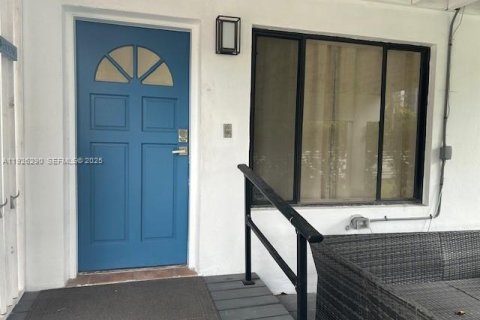 Casa en alquiler en Sunny Isles Beach, Florida, 3 dormitorios, 137.87 m2 № 2037906 - foto 3