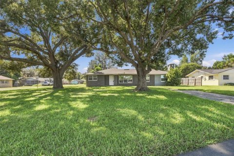 Villa ou maison à louer à Umatilla, Floride: 3 chambres, 142.14 m2 № 2431787 - photo 2