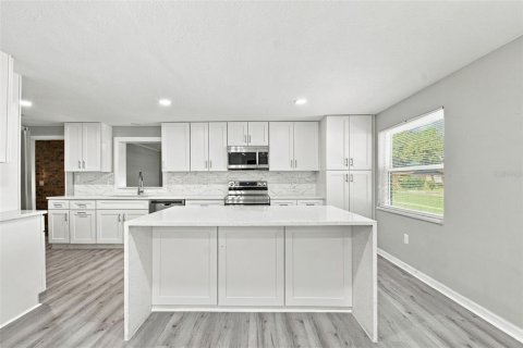 Villa ou maison à louer à Umatilla, Floride: 3 chambres, 142.14 m2 № 2431787 - photo 13