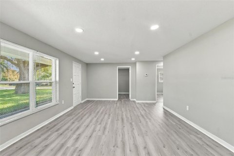 Villa ou maison à louer à Umatilla, Floride: 3 chambres, 142.14 m2 № 2431787 - photo 11