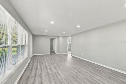Villa ou maison à louer à Umatilla, Floride: 3 chambres, 142.14 m2 № 2431787 - photo 12