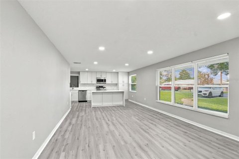 Villa ou maison à louer à Umatilla, Floride: 3 chambres, 142.14 m2 № 2431787 - photo 9