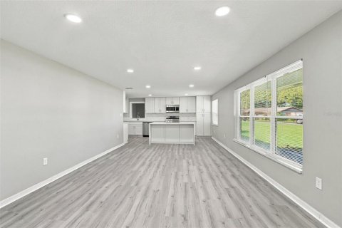 Villa ou maison à louer à Umatilla, Floride: 3 chambres, 142.14 m2 № 2431787 - photo 8