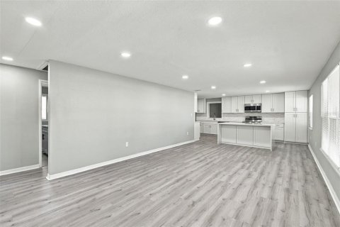 Villa ou maison à louer à Umatilla, Floride: 3 chambres, 142.14 m2 № 2431787 - photo 7