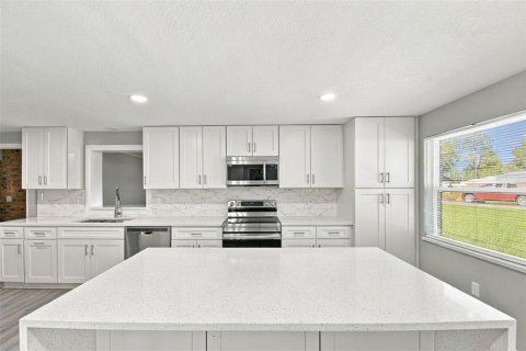 Villa ou maison à louer à Umatilla, Floride: 3 chambres, 142.14 m2 № 2431787 - photo 14