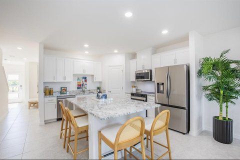 Townhouse in Bokeelia, Florida 3 bedrooms, 154.78 sq.m. № 2092769 - photo 12
