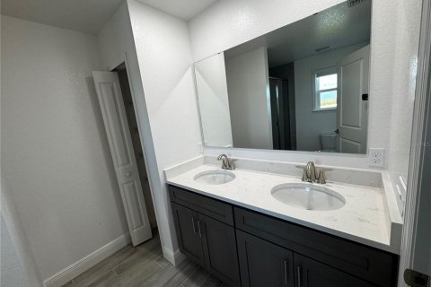 Townhouse in Bokeelia, Florida 3 bedrooms, 154.78 sq.m. № 2092769 - photo 7