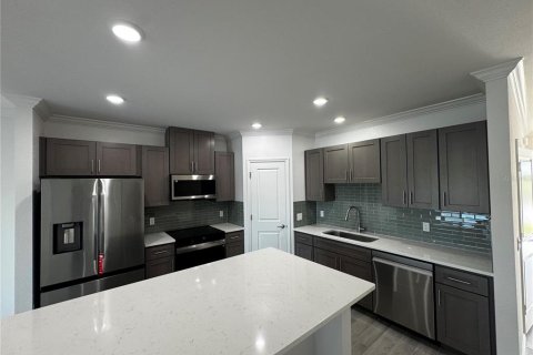 Townhouse in Bokeelia, Florida 3 bedrooms, 154.78 sq.m. № 2092769 - photo 4