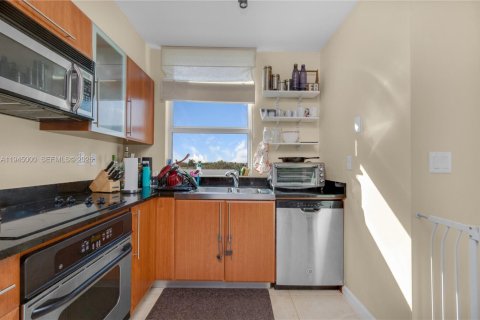 Condo in Fort Lauderdale, Florida, 2 bedrooms  № 2001749 - photo 30