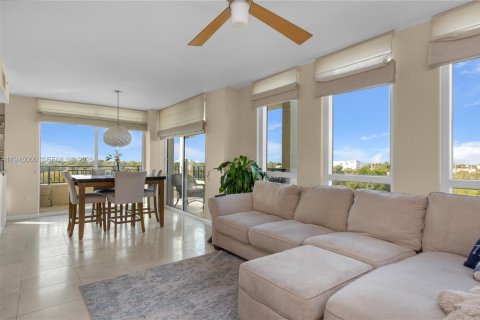 Condo in Fort Lauderdale, Florida, 2 bedrooms  № 2001749 - photo 24