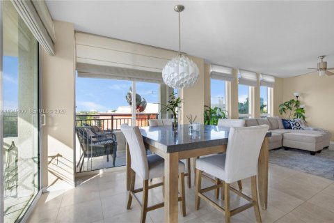 Condo in Fort Lauderdale, Florida, 2 bedrooms  № 2001749 - photo 5