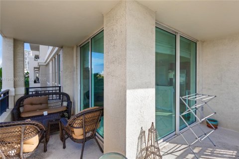 Condo in Fort Lauderdale, Florida, 2 bedrooms  № 2001749 - photo 17