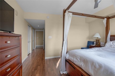 Condo in Fort Lauderdale, Florida, 2 bedrooms  № 2001749 - photo 3