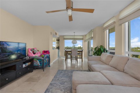 Condo in Fort Lauderdale, Florida, 2 bedrooms  № 2001749 - photo 25