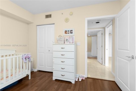 Condo in Fort Lauderdale, Florida, 2 bedrooms  № 2001749 - photo 10