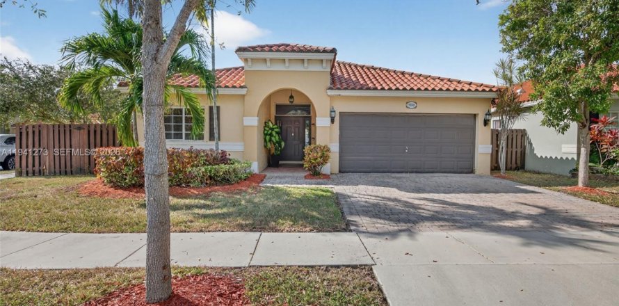 Villa ou maison à Homestead, Floride 3 chambres, 161.56 m2 № 1998374