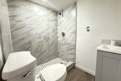 Снять в аренду виллу или дом в Майами, Флорида 3 спальни, 178.93м2, № 1839191 - фото 7