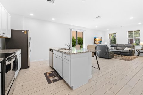 Casa en venta en Port St. Lucie, Florida, 3 dormitorios, 147.16 m2 № 2416112 - foto 4