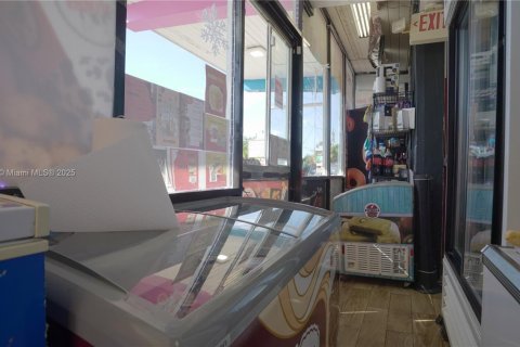 Immobilier commercial à vendre à Miami, Floride № 1936335 - photo 16