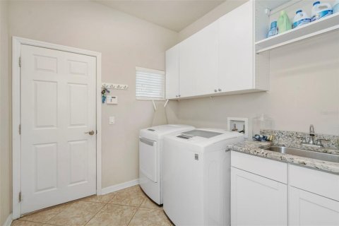Villa ou maison à vendre à Valrico, Floride: 4 chambres, 240.15 m2 № 2110426 - photo 25