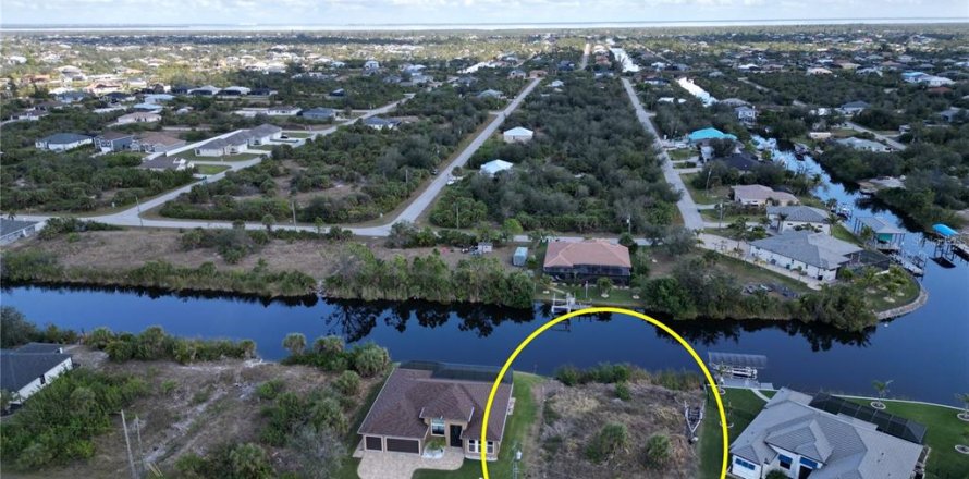 Land in Port Charlotte, Florida № 1511992