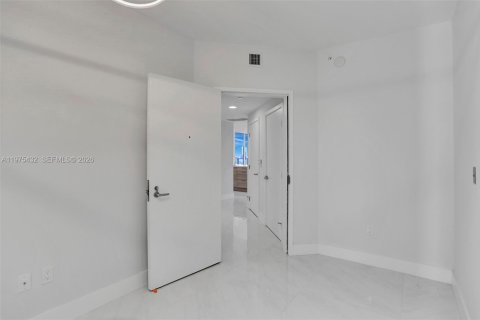 Condominio en alquiler en North Miami Beach, Florida, 3 dormitorios, 144.56 m2 № 2038458 - foto 11