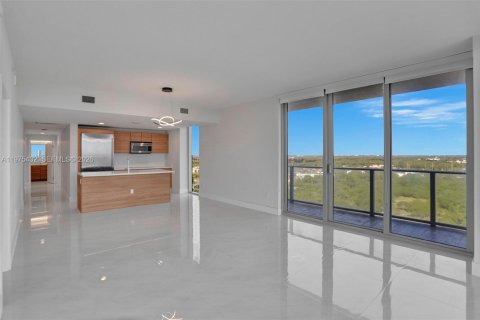 Condominio en alquiler en North Miami Beach, Florida, 3 dormitorios, 144.56 m2 № 2038458 - foto 4