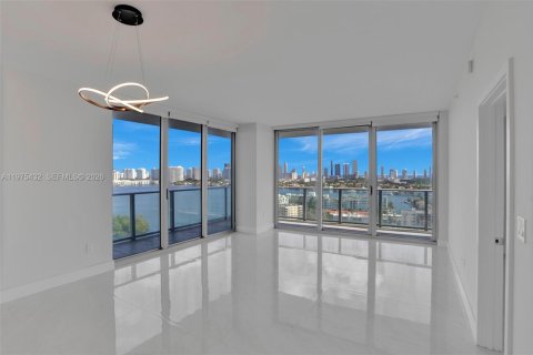 Condominio en alquiler en North Miami Beach, Florida, 3 dormitorios, 144.56 m2 № 2038458 - foto 2