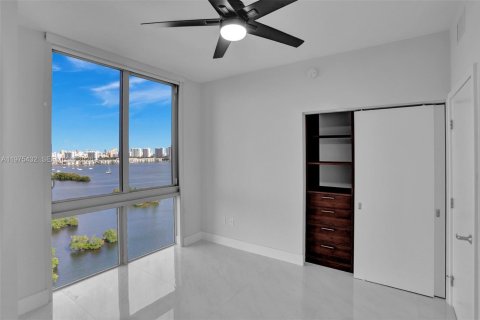 Condominio en alquiler en North Miami Beach, Florida, 3 dormitorios, 144.56 m2 № 2038458 - foto 9