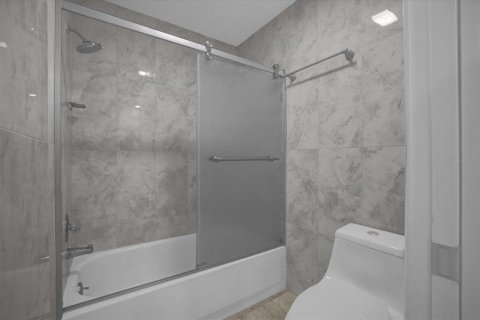 Villa ou maison à louer à New Port Richey, Floride: 4 chambres, 205.5 m2 № 1919321 - photo 26