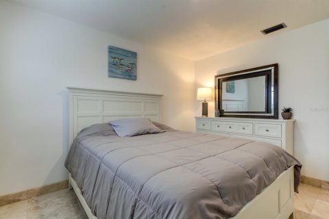 Villa ou maison à louer à New Port Richey, Floride: 4 chambres, 205.5 m2 № 1919321 - photo 18