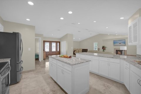 Villa ou maison à louer à New Port Richey, Floride: 4 chambres, 205.5 m2 № 1919321 - photo 10