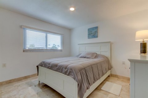 Villa ou maison à louer à New Port Richey, Floride: 4 chambres, 205.5 m2 № 1919321 - photo 17