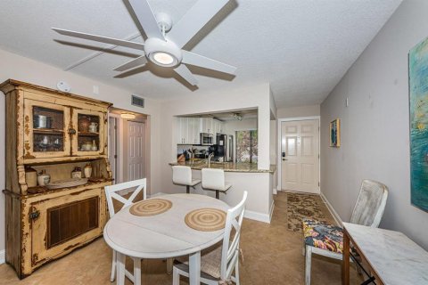 Condominio en alquiler en Saint Petersburg, Florida, 2 dormitorios, 82.68 m2 № 1147888 - foto 3